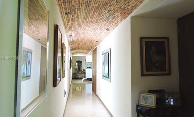Gorgeous One Level Home with Private Lake in Heart of LLanogrande