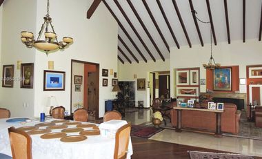 Gorgeous One Level Home with Private Lake in Heart of LLanogrande