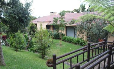 Gorgeous One Level Home with Private Lake in Heart of LLanogrande