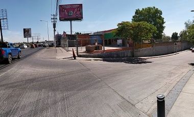 Super Terreno comercial en esquina sobre la avenida López Mateos Sur