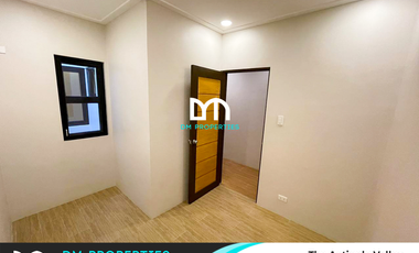For Sale: Townhouse in The Antipolo Valley Subdivision, Antipolo City
