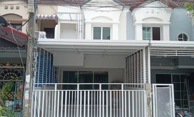ขายทาวน์เฮาส์ ​โซนลำลูกกาคลอง2 เสมาฟ้าคราม  หมู่บ้านรินทร์ทอง  ปทุมธานี