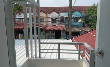 ขายทาวน์เฮาส์ ​โซนลำลูกกาคลอง2 เสมาฟ้าคราม  หมู่บ้านรินทร์ทอง  ปทุมธานี