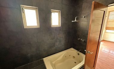 Casa / Quinta Equipada y Amueblada en Venta en Portal del Norte, en Zuazua N. L
