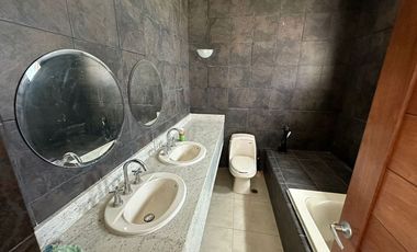 Casa / Quinta Equipada y Amueblada en Venta en Portal del Norte, en Zuazua N. L