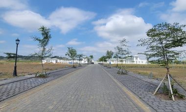 En venta exclusivo terreno en Parques del Batan, vía a Samborondón