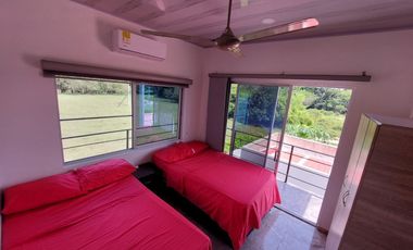 SE VENDE MODERNA CASA CAMPESTRE