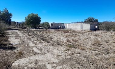 EN VENTA TERRENO CON CONSTRUCCIÓN EN SANTIAGO DE ANAYA |