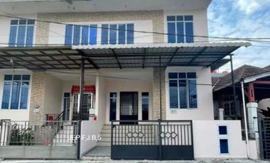 Cheap 2-storey house for sale, ready to live in, Baloi Mas Indah