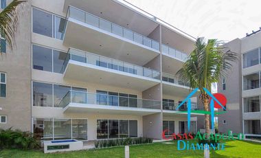 Depa nuevo. En condominio con club de playa. Terraza con vista a la alberca y áreas comunes