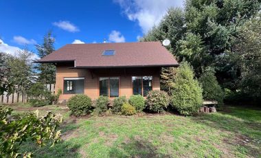 Arrendamos hermosa casa en Condominio Lomas del Carmen con  GC incluidos Temuco
