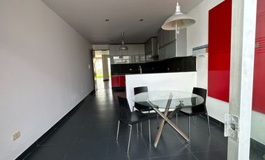 Casa con jardín, 4 habitaciones y linda vista al golf  🏡✨