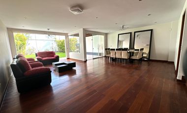 Casa con jardín, 4 habitaciones y linda vista al golf  🏡✨