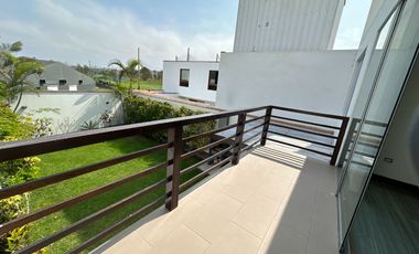 Casa con jardín, 4 habitaciones y linda vista al golf  🏡✨