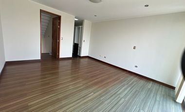 Casa con jardín, 4 habitaciones y linda vista al golf  🏡✨