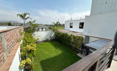 Casa con jardín, 4 habitaciones y linda vista al golf  🏡✨