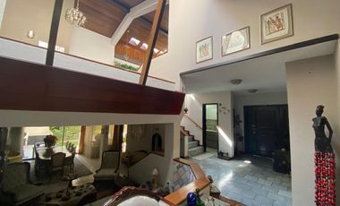 CASA DE VENTA EN EL BOSQUE: UBICACIÓN ESTRATÉGICA, PARA USO COMERCIAL O RESIDENCIAL 340 M2, $330.000