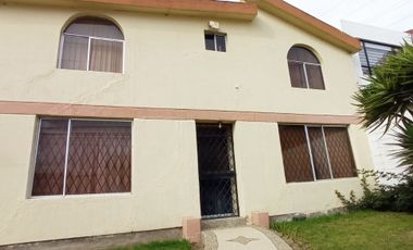 VENTA DE CASA EN URBANIZACIÓN DE LDU, POMASQUI, MITAD DEL MUNDO