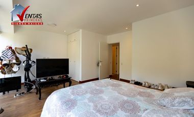 Moderno Departamento DUPLEX en San Borja, 1er piso: Ascensor directo, sala comedor con balcón vista a parque. Cocina con muebles altos y bajos, área d