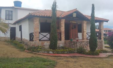 Se Vende Parcela en la Mesa de los Santos