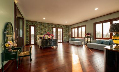 Luxury 5 bedroom Villa for sale in Saraphi