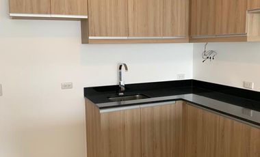 101sqm Condo in The Royalton at Capitol Commons for Sale/Rent