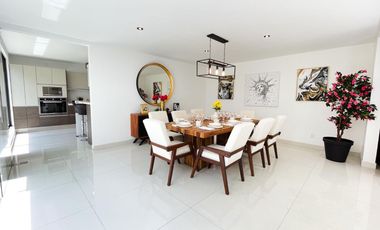 Hermosa Casa Moderna en Venta en Metepec en Residencial con Campo de Golf