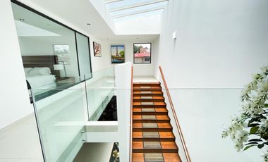 Hermosa Casa Moderna en Venta en Metepec en Residencial con Campo de Golf