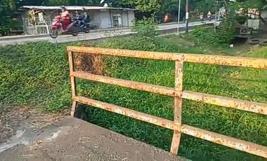 dijual raya wringin anom nol jln propinsi akses kontainer gudang rusak hitung tanah