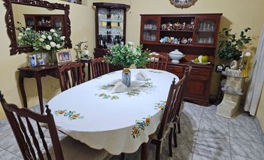 VENDO CASA DE UN PISO EN EL CENTRO DE PIURA