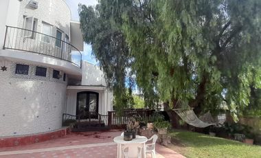AMPLIA Y HERMOSA CASA EN VENTA, CON ACABADOS ESTILO GANDI!