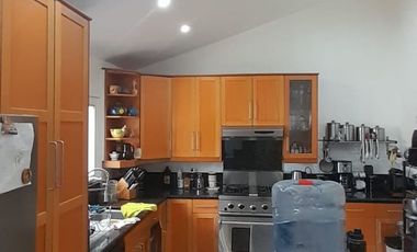 AMPLIA Y HERMOSA CASA EN VENTA, CON ACABADOS ESTILO GANDI!