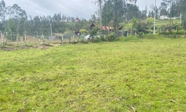 Hermoso terreno planito 1.671m2 vía Déleg - Ricaurte $42.000dlrs.