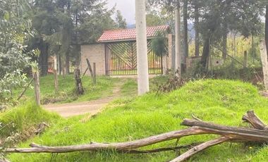 Hermoso terreno planito 1.671m2 vía Déleg - Ricaurte $42.000dlrs.