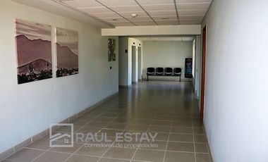 VENDEMOS Oficina de 3 ambientes, alto nivel amueblada