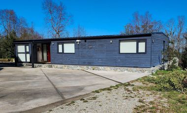 Parcela de 1,5 ha con casa, departamento y acceso a playa en Futrono, Lago Ranco