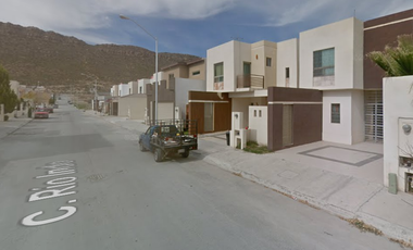 CASA EN CALLE RIO INDO 806  FRACC PORTAES DEL VALLE RAMOS ARIZPE COAHUILA CP 25904
