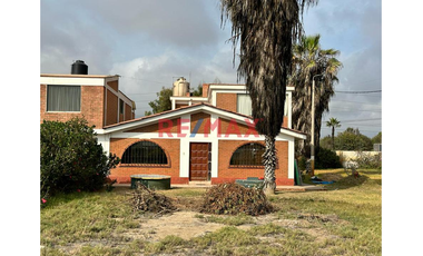 Venta De Casa De Playa US$ 109,900    En Club Sol Y Mar