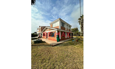 Venta De Casa De Playa US$ 109,900    En Club Sol Y Mar