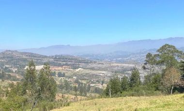 Hermosa quinta en venta con 4.000m2 de terreno Vía Guangarcucho - Jadán.