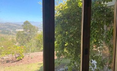 Hermosa quinta en venta con 4.000m2 de terreno Vía Guangarcucho - Jadán.