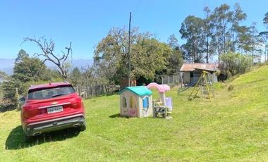Hermosa quinta en venta con 4.000m2 de terreno Vía Guangarcucho - Jadán.