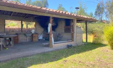 Hermosa quinta en venta con 4.000m2 de terreno Vía Guangarcucho - Jadán.