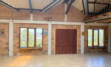 Hermosa quinta en venta con 4.000m2 de terreno Vía Guangarcucho - Jadán.