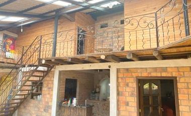 Hermosa quinta en venta con 4.000m2 de terreno Vía Guangarcucho - Jadán.