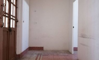 EN VENTA EN EL CENTRO DE MERIDA EDIFICIO COLONIAL, JUSTO AL FRENTE DE LA IGLESIA SAN JUAN