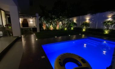 Isla Mocoli, Vendo Casa Moderna con Piscina