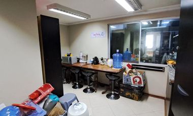 VENTA LOCAL COMERCIAL BODEGA, CENTRO NORTE DE QUITO, SECTOR AV. 6 DE DICIEMBRE Y SHYRIS