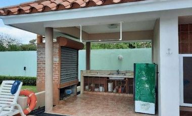 CASA DE PLAYA CON PISCINA DE VENTA EN NUEVA GORGONA PANAMA