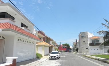 Vendo casa en Fracc.  COSTA DE ORO BOCA DEL RIO.VER.